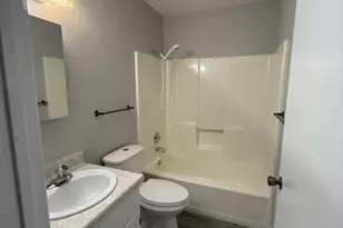 1407 N Crockett St, Fredericksburg, TX 78624 - Photo 8