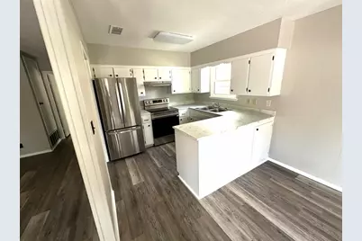 1402 N Adams St #4, Fredericksburg, TX 78624 - Photo 6