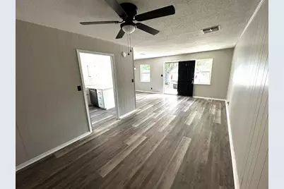 1402 N Adams St #4, Fredericksburg, TX 78624 - Photo 2