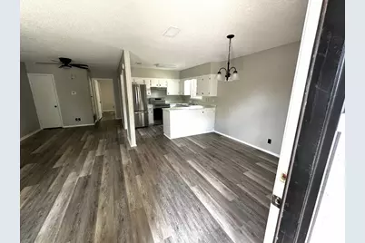 1402 N Adams St #4, Fredericksburg, TX 78624 - Photo 4