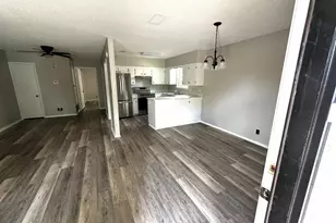 1402 N Adams St, Fredericksburg, TX 78624 - Photo 4