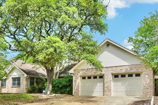 1310 N Warbler Dr, Kerrville, TX 78028 - Photo 1