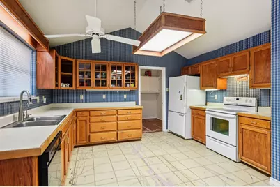 1310 N Warbler Dr., Kerrville, TX 78028 - Photo 6