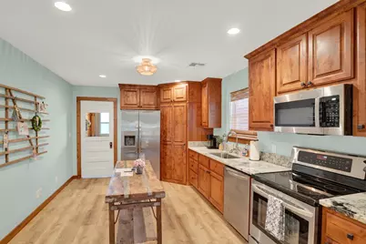 901 Bell St, Fredericksburg, TX 78624 - Photo 8
