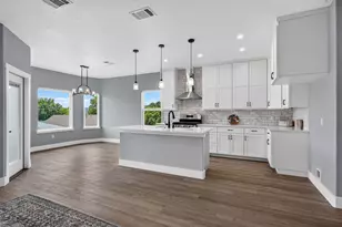 1811 Chateau Ln, Kerrville, TX 78028 - Photo 10