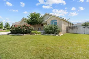 732 Northern Red Oak, Fredericksburg, TX 78624 - Photo 2