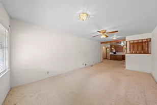 512 W Peach St, Fredericksburg, TX 78624 - Photo 14