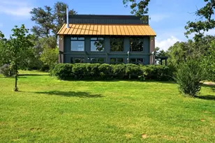 213 Cardinal Dr, Fredericksburg, TX 78624 - Photo 2