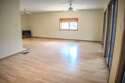 213 Cardinal Dr, Fredericksburg, TX 78624 - Photo 10