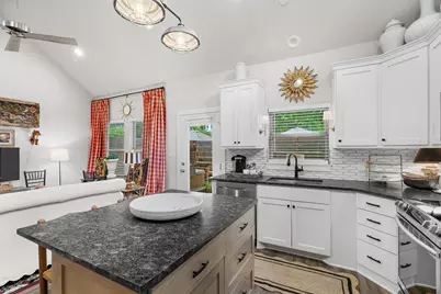 807 Highway St #101, Fredericksburg, TX 78624 - Photo 4