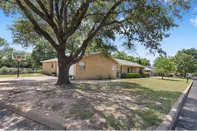 120 W Driftwood Dr, Fredericksburg, TX 78624 - Photo 32