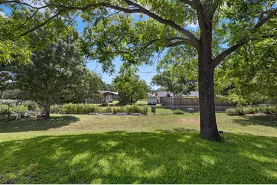 120 W Driftwood Dr, Fredericksburg, TX 78624 - Photo 34