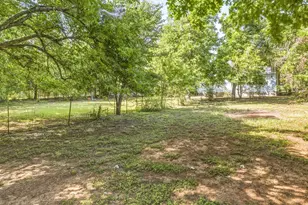 606 W Austin St, Fredericksburg, TX 78624 - Photo 6