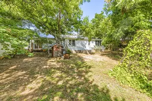 606 W Austin St, Fredericksburg, TX 78624 - Photo 4
