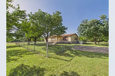 1983 Wendel Ahrens Rd, Fredericksburg, TX 78624 - Photo 10