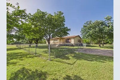 1983 Wendel Ahrens Rd, Fredericksburg, TX 78624 - Photo 10