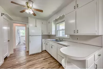204 N Orange St, Fredericksburg, TX 78624 - Photo 18