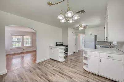 204 N Orange St, Fredericksburg, TX 78624 - Photo 18