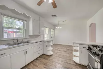 204 N Orange St, Fredericksburg, TX 78624 - Photo 20