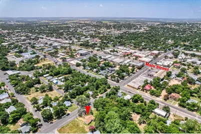 204 N Orange St, Fredericksburg, TX 78624 - Photo 28
