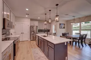 1808 N Chateau Ln, Kerrville, TX 78028 - Photo 6