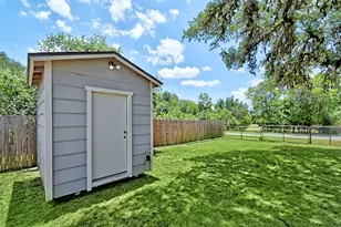 1504 Mesquite St, Blanco, TX 78606 - Photo 24