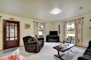1504 Mesquite St, Blanco, TX 78606 - Photo 4