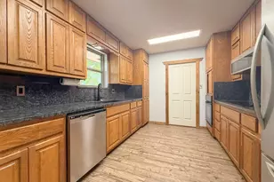 114 Edgewood Dr, Fredericksburg, TX 78624 - Photo 4