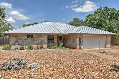 114 Edgewood Dr, Fredericksburg, TX 78624 - Photo 1