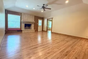 114 Edgewood Dr, Fredericksburg, TX 78624 - Photo 2