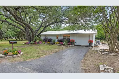 221 Felps, Blanco, TX 78606 - Photo 2