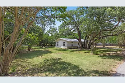 221 Felps, Blanco, TX 78606 - Photo 4
