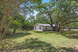 221 Felps, Blanco, TX 78606 - Photo 4