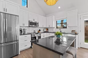 930 S Eagle St, Fredericksburg, TX 78624 - Photo 14
