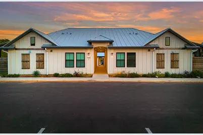 930 S Eagle St #104, Fredericksburg, TX 78624 - Photo 4