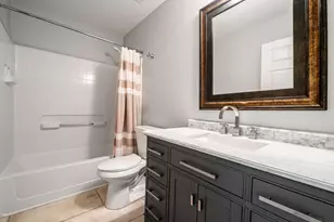 218 E Creekview Dr, Fredericksburg, TX 78624 - Photo 20