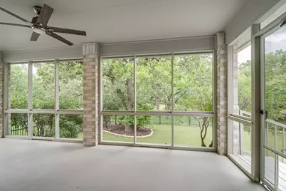 218 E Creekview Dr, Fredericksburg, TX 78624 - Photo 12