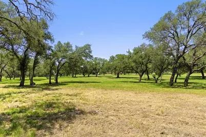 118 E Creekview Dr, Johnson City, TX 78636 - Photo 26