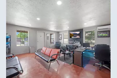 117 Business Dr, Kerrville, TX 78028 - Photo 4