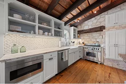 419 W San Antonio St, Fredericksburg, TX 78624 - Photo 20
