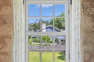 419 W San Antonio St, Fredericksburg, TX 78624 - Photo 26