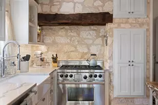 419 W San Antonio St, Fredericksburg, TX 78624 - Photo 12