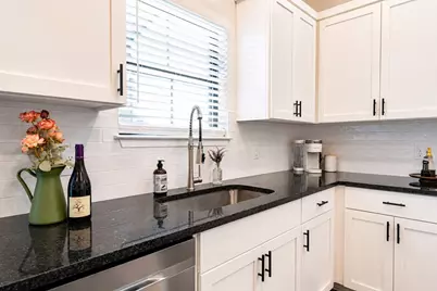 930 S Eagle St #202, Fredericksburg, TX 78624 - Photo 12