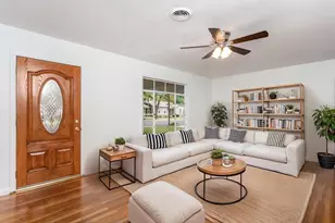 111 Beverly Dr, Fredericksburg, TX 78624 - Photo 6