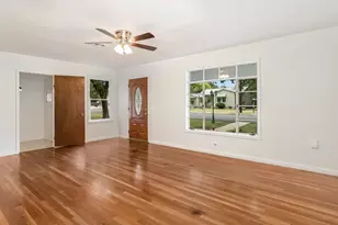 111 Beverly Dr, Fredericksburg, TX 78624 - Photo 6
