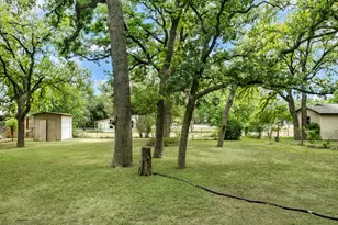 111 Beverly Dr, Fredericksburg, TX 78624 - Photo 40