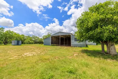 341 River View Rd, Fredericksburg, TX 78624 - Photo 6