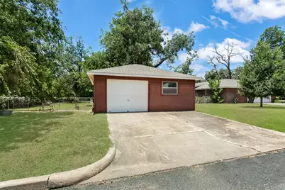 301 W Hackberry St, Fredericksburg, TX 78624 - Photo 30