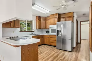 301 W Hackberry St, Fredericksburg, TX 78624 - Photo 12
