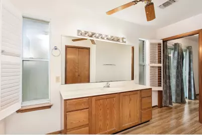 301 W Hackberry St, Fredericksburg, TX 78624 - Photo 18